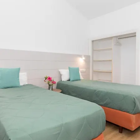 Makai Aparthotel 5*