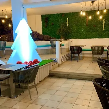 Makai Apartahotel